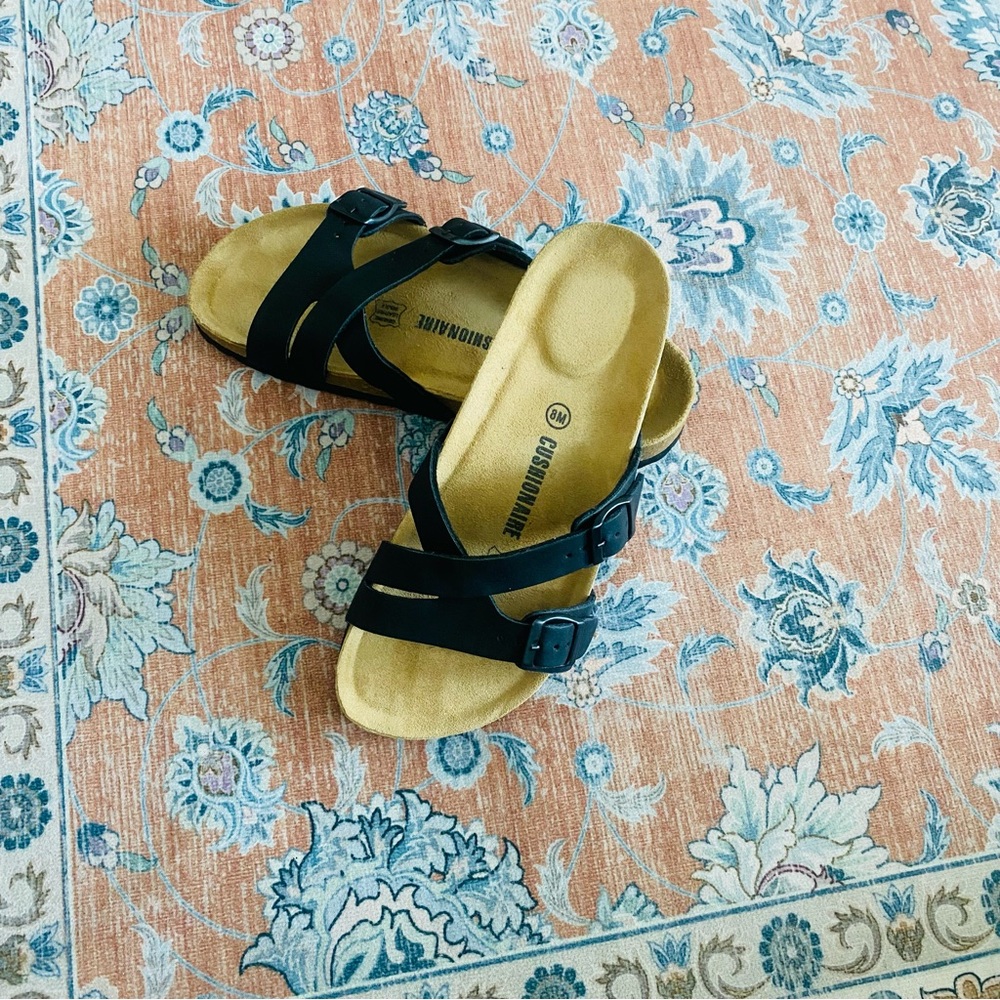 Black Elegant Cross-Strap Sandals - Picture 2 of 4
